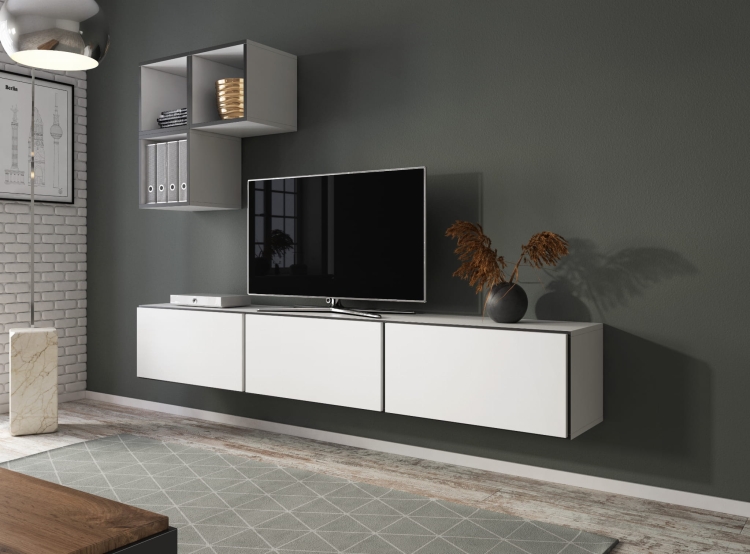 Zabudowa ścienna z trzema półkami i miejscem na sprzęt multimedialny.