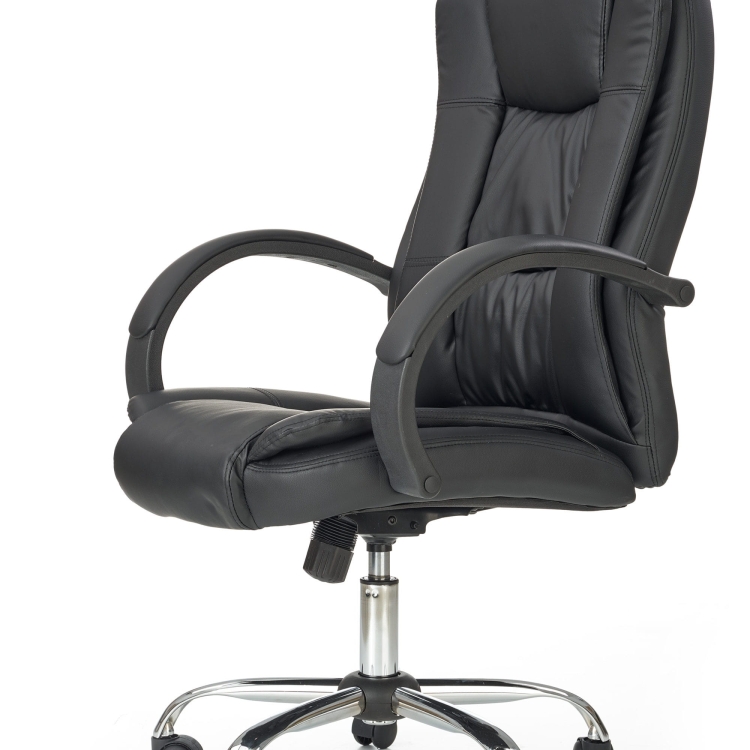 Czarne krzesło biurowe RELAX jako wygodny fotel do codziennego użytkowania.