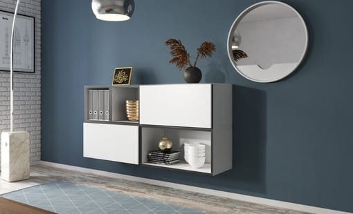 Nowoczesna komoda wisząca z miejscem na dekoracje i przechowywanie.