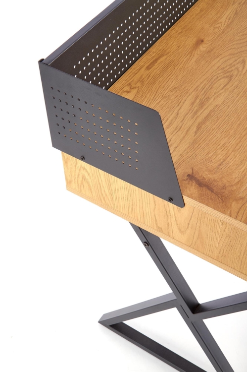 Stylowe biurko industrialne do pokoju lub biura z półką pod blatem.