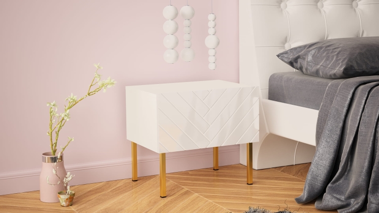 Elegancki stolik nocny biały 50 cm na złotych nogach w stylu glamour.