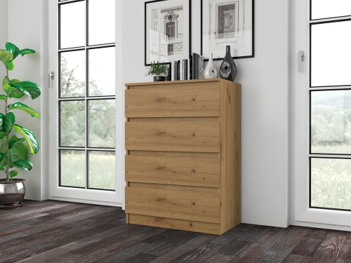 Mała komoda z szufladami sprawdza się w sypialni, przedpokoju i salonie.