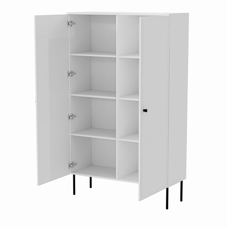 duża witryna do salonu w białym macie z metalowymi uchwytami