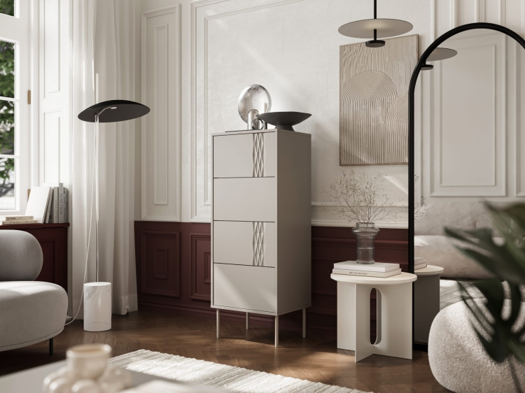 komoda beżowa tresse 4s matowa na metalowych nóżkach z czterema szufladami do salonu