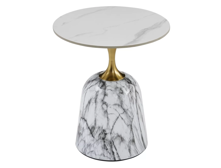 Stolik kawowy marmur biały z elegancką złotą podstawą i ceramicznym blatem w nowoczesnym stylu.