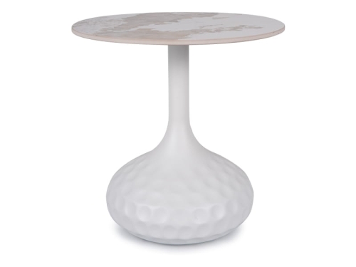 Stolik kawowy biały okrągły z blatem ceramicznym w efekcie marmuru i matową podstawą do nowoczesnego salonu.