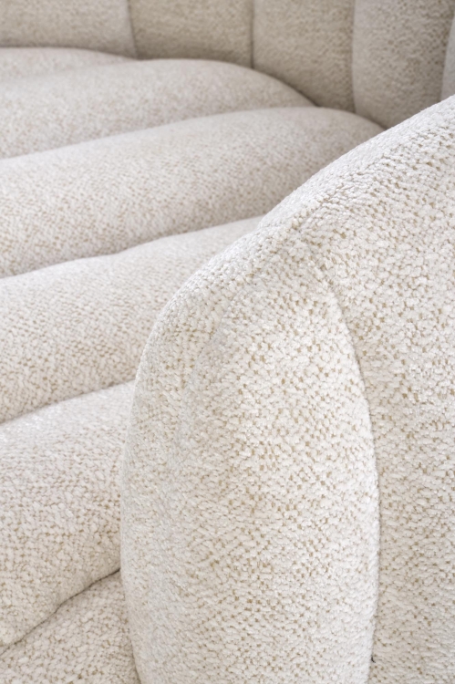 Kremowy fotel FRASER z funkcją obrotu 360 stopni, stylowy i komfortowy mebel do salonu lub gabinetu.